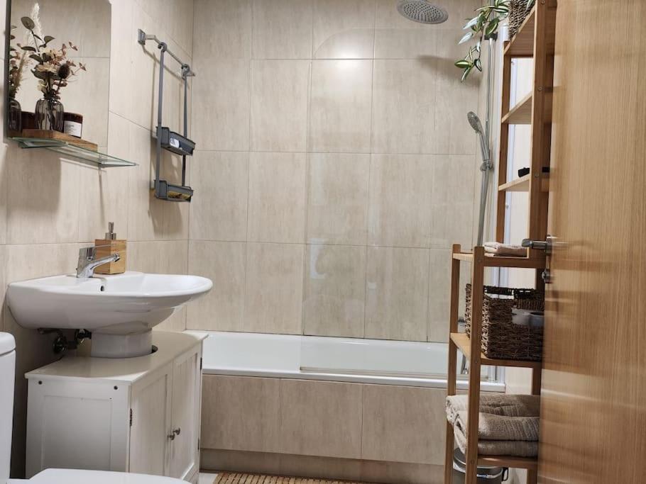 Apartamento Tranquilo En Miengo Екстериор снимка